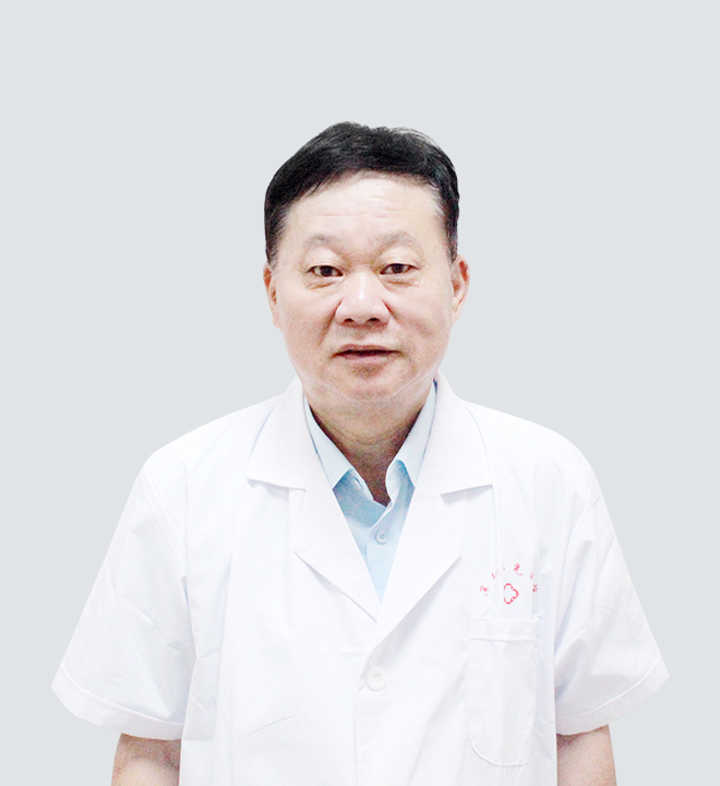 卢群中专家照片